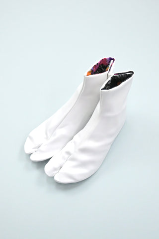 日本和装オリジナル『インナーブルーム足袋』 3柄×6サイズ #新感覚レザー調足袋