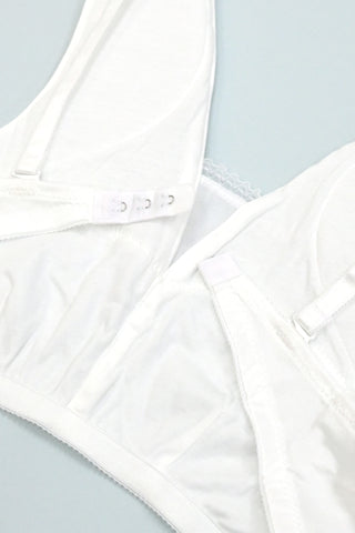 胸元補整ブラジャー